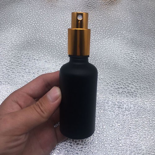 Wholesale 30 ML 50 ML Matte Black Brilliant Black Pump Sprayer Perfume Glass Bottle 