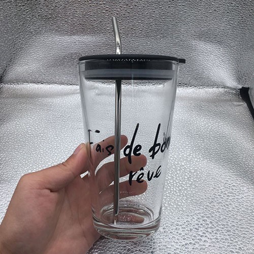 Factory Wholesale 480 ML Clear Round Bottom Glass Drinking Cup with Black Letter Logo