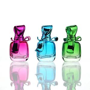Glass Bottle Perfume Bottle 15 ML Mini Refillable Portable Multi Color Spray Glass Jar with Ribbon Shap Lid for Traveling
