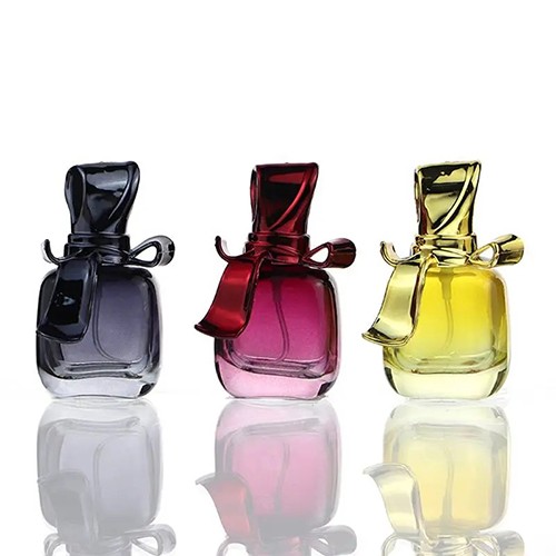 Glass Bottle Perfume Bottle 15 ML Mini Refillable Portable Multi Color Spray Glass Jar with Ribbon Shap Lid for Traveling