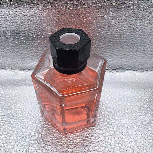 4.2 OZ Hexeagon Clear Glass Bottle Aromatherapy  Reed Diffuser With Plastic Screw Cap