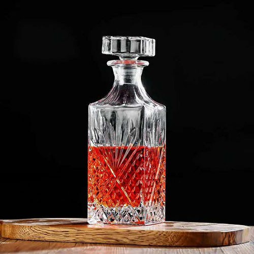 Wholesale Stocked Different Shape Whiskey Crystal Glass Decanter for Whisky Scotch Bourbon Rum Vodka Wine 