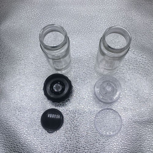 Factory Wholesale 100 ML Salt Pepper Spices Condiments Seasoning Glass Grinder with Black or Clear Acrylic Cap