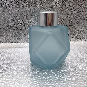 Factory Wholesale 105 ML Blue Matte Rhombus Shape Aromatherapy Glass Bottle