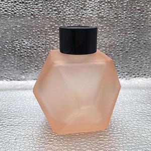 Factory Wholesale 105 ML Pink Matte Diamond Shape Aromatherapy Glass Bottle