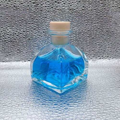 Factory Wholesale 50 ML Empty Mongolia Shape Aromatherapy Bottle with Polymer Cork