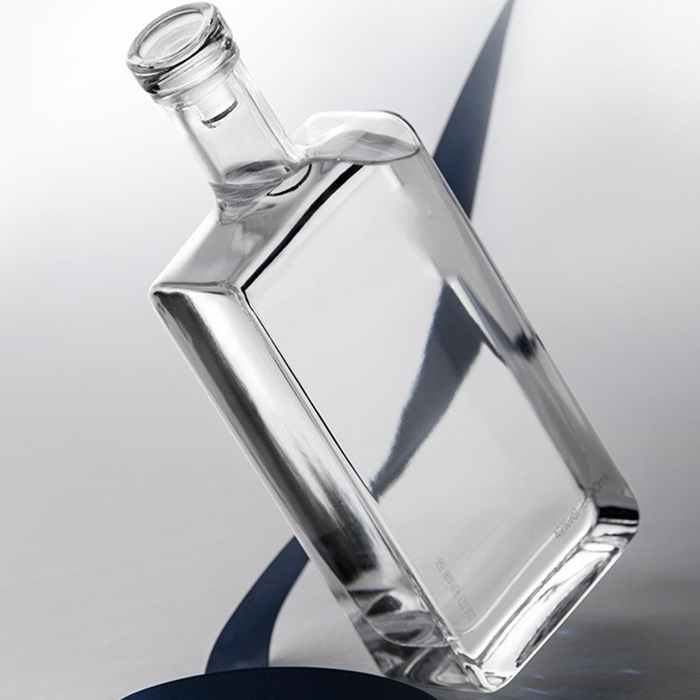 Wholesale Clear Glass Wine Bottle Rectangle Crystal Bottle with Cork for Whisky Vodka Liquor