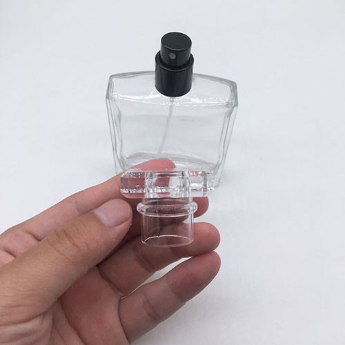 Wholesale 50 ML Empty Transparent Rectangle Sprayer Perfume Glass Bottle with Crystal Cap