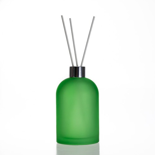 Wholesale Glass Diffuser Aromatherapy Bottle Custom Green Matte Perfume Essential Oil Glass Jar for Home Decoration  